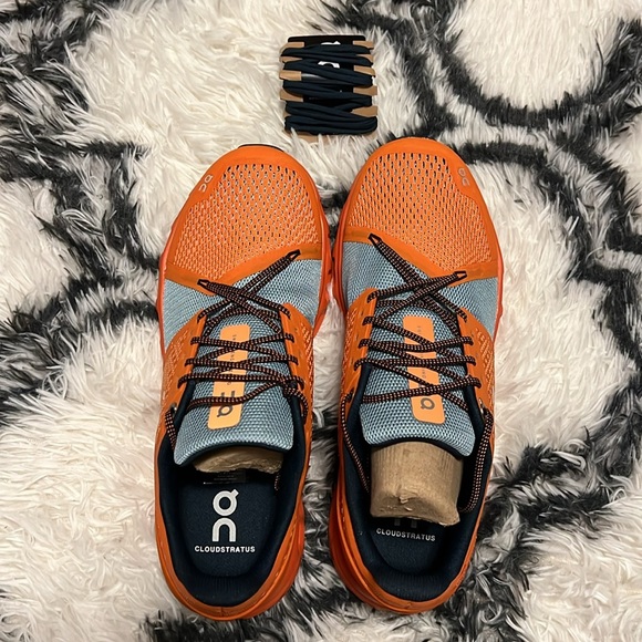 On Cloudstratus Running Shoes - Picture 5 of 5